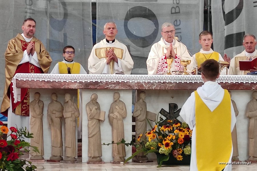 28 Eucharystia inauguracyjna.jpg